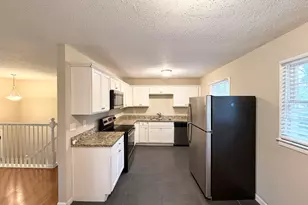 2946 Carriage Ln, Atlanta, GA 30349 - Photo 4