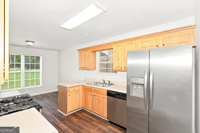 9880 Vista Circle, Union City, GA 30291 - Photo 6