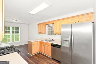 9880 Vista Cir, Union City, GA 30291 - Photo 6