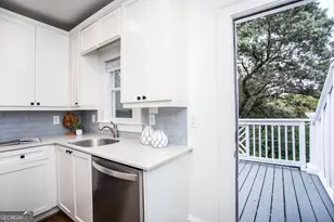 653 Bonaventure Ave NE, Atlanta, GA 30306 - Photo 10
