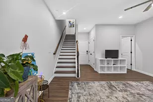 2656 Brookview Ln, Atlanta, GA 30318 - Photo 6