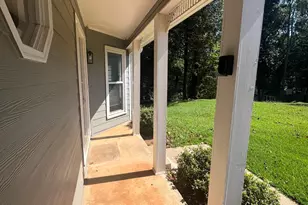 382 Charleston Ln, Lawrenceville, GA 30046 - Photo 4