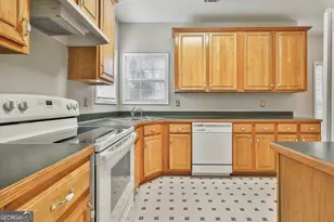 12241 Crestwood Ct, Fayetteville, GA 30215 - Photo 6