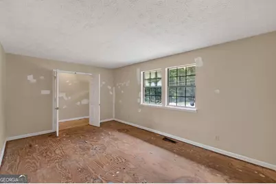6077 Cherokee Valley Lane, Lithonia, GA 30058 - Photo 8