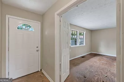 6077 Cherokee Valley Lane, Lithonia, GA 30058 - Photo 4