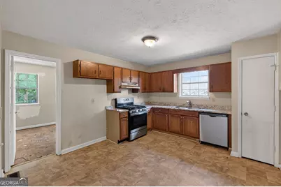 6077 Cherokee Valley Lane, Lithonia, GA 30058 - Photo 14