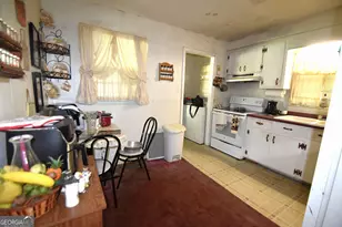 163 3rd St, Lavonia, GA 30553 - Photo 12