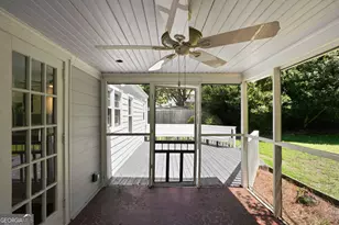 1347 Chalmette Dr NE, Atlanta, GA 30306 - Photo 20
