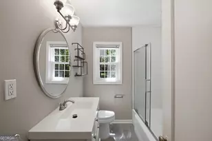 1347 Chalmette Dr NE, Atlanta, GA 30306 - Photo 18