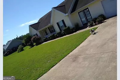 132 Royal Court, Jackson, GA 30233 - Photo 2