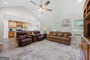 1050 Mary Nell Ct, Valdosta, GA 31601 - Photo 8