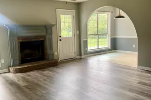 203 Cambridge Dr, Loganville, GA 30052 - Photo 4