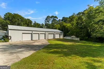 614 N Victory Drive, Lyons, GA 30436 - Photo 14