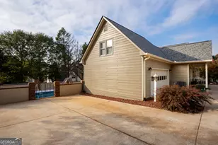 4604 Midlands Green, Flowery Branch, GA 30542 - Photo 12
