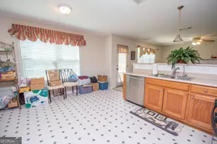 136 Peachtree Glenn Dr, Ellenwood, GA 30294 - Photo 18