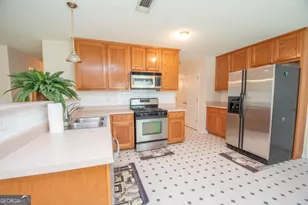 136 Peachtree Glenn Dr, Ellenwood, GA 30294 - Photo 16