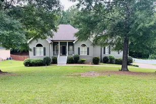 70 Indian Bluff Dr, Sharpsburg, GA 30277 - Photo 1