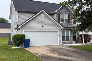 5445 Hilltop Pass, Fairburn, GA 30213 - Photo 2