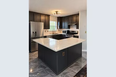 5445 Hilltop Pass, Fairburn, GA 30213 - Photo 6