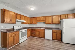 2058 Charter Ln, Lithonia, GA 30058 - Photo 6