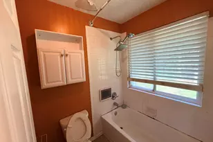 844 Chapman Cir, Stone Mountain, GA 30088 - Photo 10