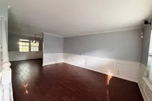 844 Chapman Cir, Stone Mountain, GA 30088 - Photo 2
