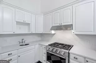 207 E Gwinnett St, Savannah, GA 31401 - Photo 24