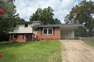 215 Sunnydale Dr, Warner Robins, GA 31088 - Photo 1