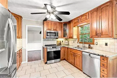 113 Jamestown Court SW, Lilburn, GA 30047 - Photo 14