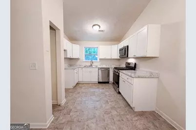 670 Marsh Court, Jonesboro, GA 30238 - Photo 2