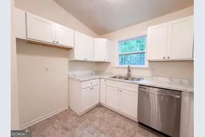 670 Marsh Court, Jonesboro, GA 30238 - Photo 12