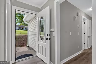 400 Woodland Dr, Lagrange, GA 30241 - Photo 2