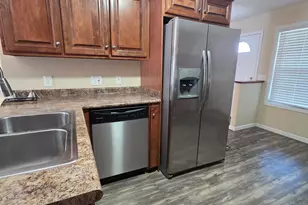 294 Lakeside Cir, Baxley, GA 31513 - Photo 10