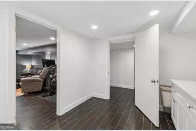 4091 Peachtree Dunwoody Road NE, Atlanta, GA 30342 - Photo 38