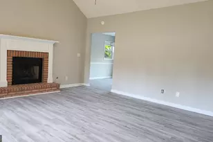 135 Riverside Ct, Sharpsburg, GA 30277 - Photo 4