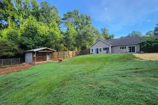 135 Riverside Ct, Sharpsburg, GA 30277 - Photo 36