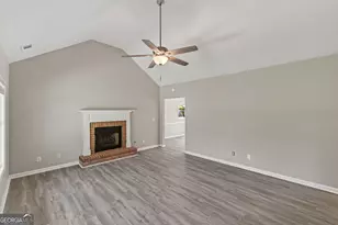 135 Riverside Ct, Sharpsburg, GA 30277 - Photo 6