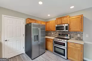 135 Riverside Ct, Sharpsburg, GA 30277 - Photo 24