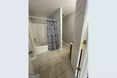 828 Tradd Court, Stone Mountain, GA 30087 - Photo 6