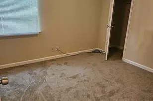 2096 Hilda Burns Pl, Lithonia, GA 30058 - Photo 10