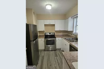 2096 Hilda Burns Place, Lithonia, GA 30058 - Photo 4