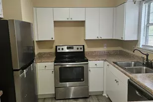 2096 Hilda Burns Pl, Lithonia, GA 30058 - Photo 4
