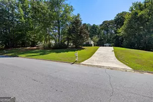 20 Walton Woods Dr, Newnan, GA 30263 - Photo 2
