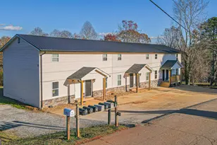 450 Camp Creek Cir, Cornelia, GA 30531 - Photo 2