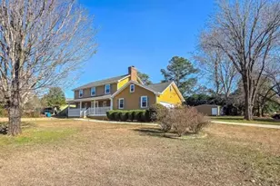3944 Thornhill Dr SW, Lilburn, GA 30047 - Photo 2
