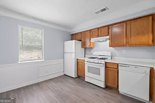 360 N 19th St, Griffin, GA 30223 - Photo 6
