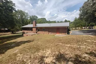 1192 Country Club Rd, Elberton, GA 30635 - Photo 2