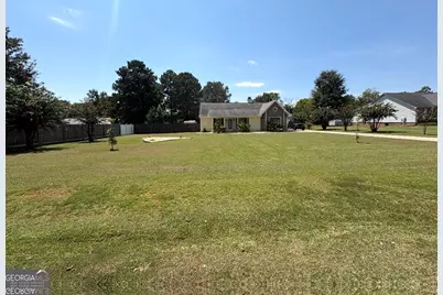 913 N Houston Lake Boulevard, Warner Robins, GA 31093 - Photo 2