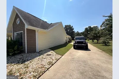 913 N Houston Lake Boulevard, Warner Robins, GA 31093 - Photo 4