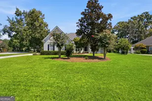 12 Baymeadow Ln, Savannah, GA 31405 - Photo 2